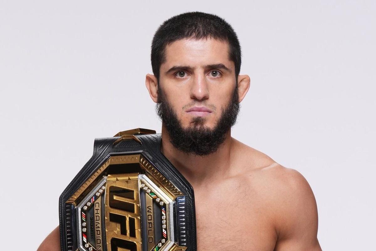 Махачев отказался от титула чемпиона UFC