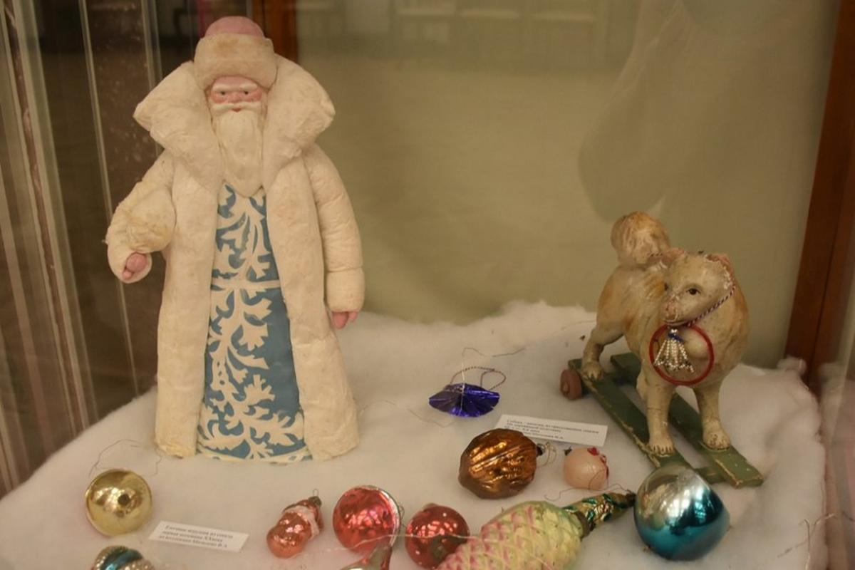 Уникальные коллекции елочных украшений представлены в Черноземье