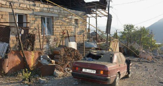 Власти Карабаха заявили о ранении двух человек в Степанакерте при ракетной атаке