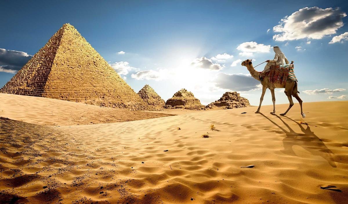 Россияне заняли второе место по числу туристов в Египте в 2023 году