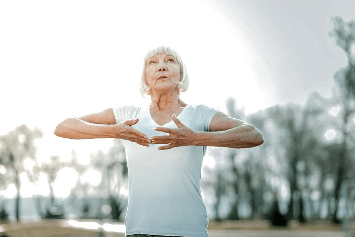 Врачи назвали дыхательную гимнастику эффективным способом избежать болезни Альцгеймера