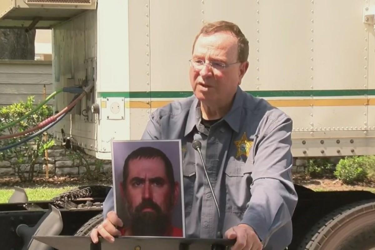 Американская полиция застрелила мужчину, который пережил нападение аллигатора