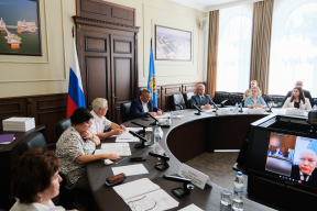 «Общественность помогает принимать взвешенные решения»: Председатель Думы Астраханской области Игорь Мартынов подвел итоги работы общественного совета при региональном парламенте