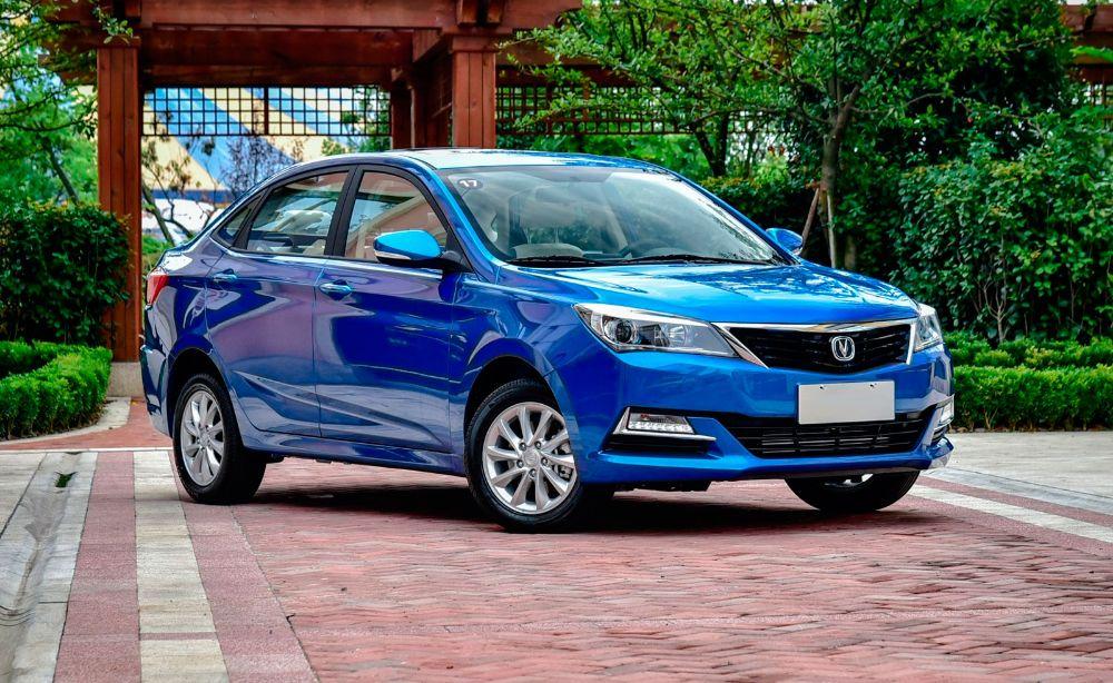 В России начнутся продажи нового китайского седана Changan Alsvin по цене 1,7 млн рублей