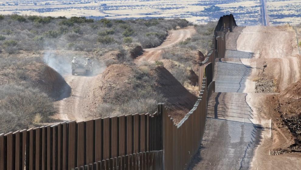 На границе Мексики и США обнаружили тела девушки и трех детей