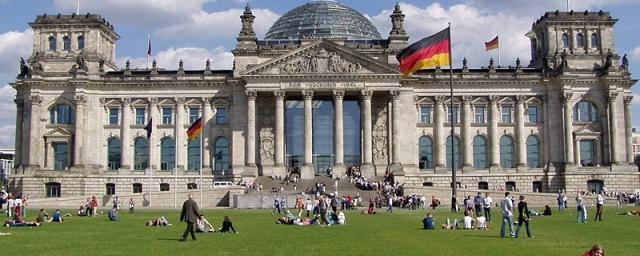 Бундестаг ФРГ одобрил запрет на ношение закрывающей лицо одежды