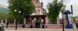 В Калуге на территории православного храма открыли точку продажи шаурмы