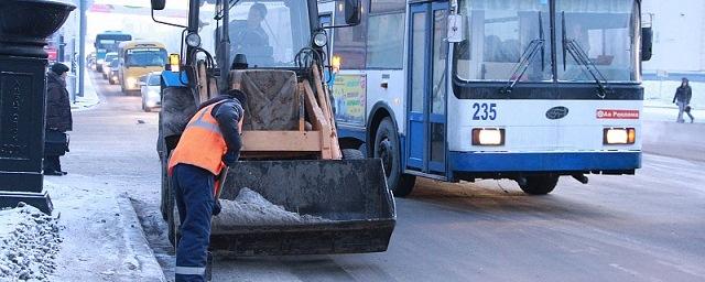 В Хабаровске на главных магистралях продолжается уборка снега