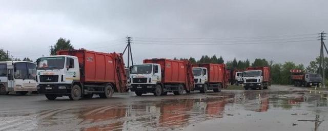 В Челябинской области на полигоне ТБО мусоровозы встали в очередь