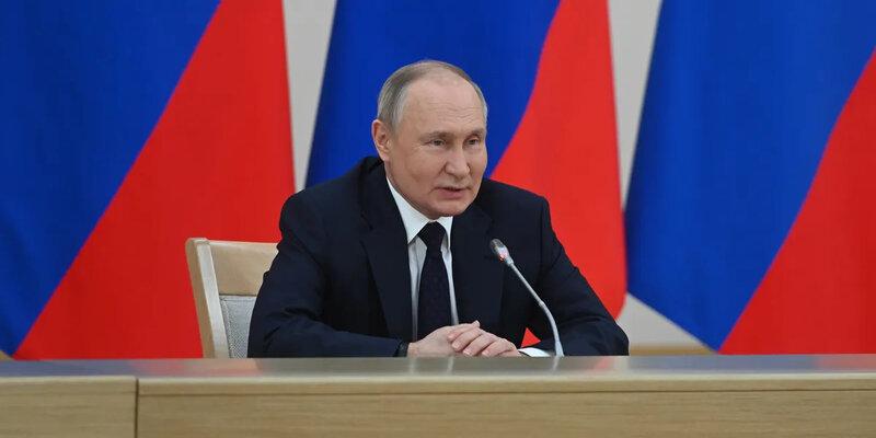 Путин 12 февраля проведёт совещание с экономическим блоком правительства и Центробанком