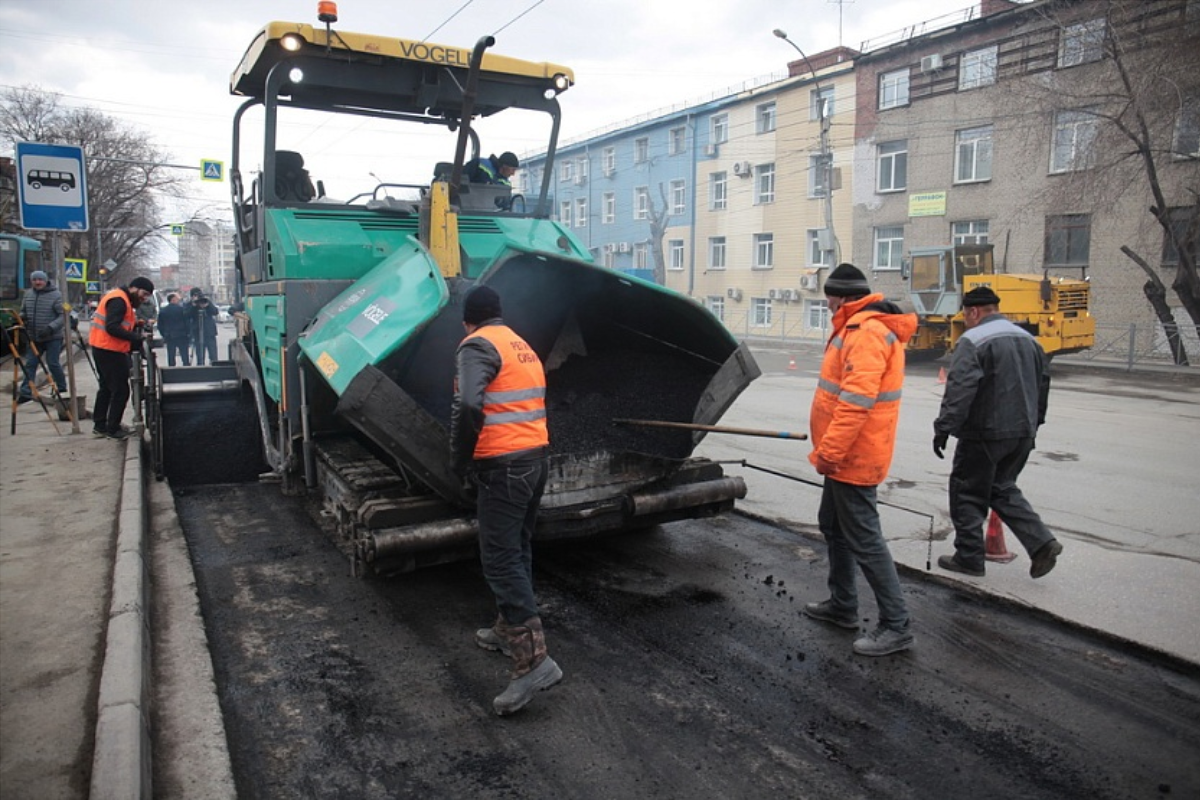 Обновят и тротуары: в Новосибирске начинают комплексный дорожный ремонт