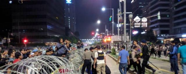В Джакарте при массовых беспорядках погибли шесть человек