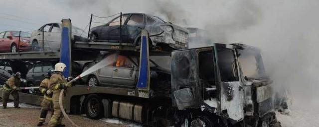 Два автовоза с новыми LADA загорелись в Тольятти