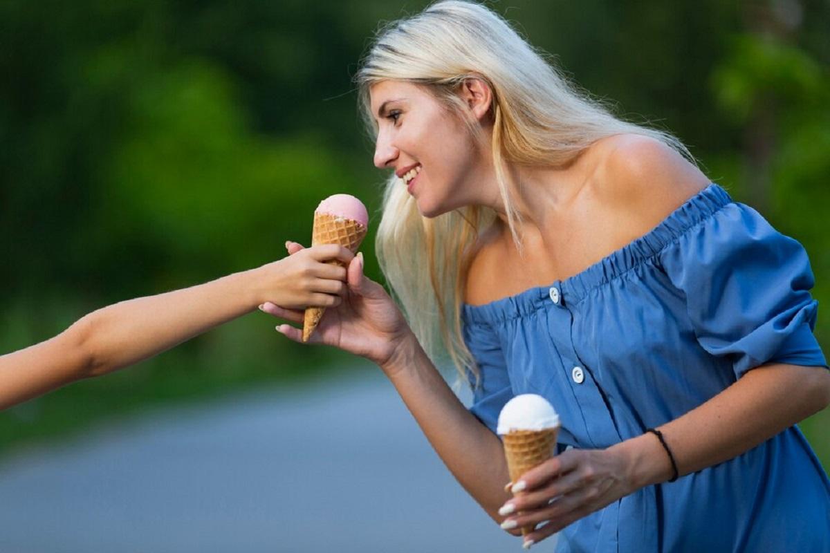Диетолог назвала самое полезное мороженое, которое можно есть без вреда для здоровья — но есть одно «но»
