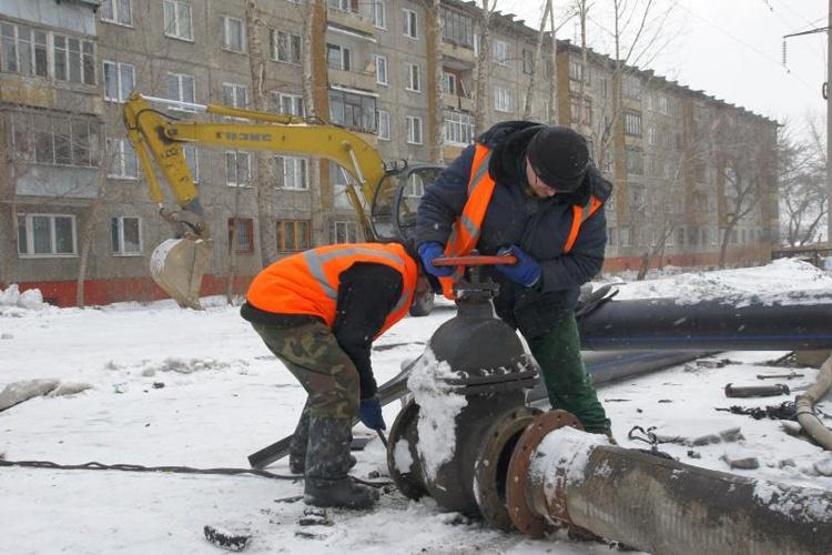 В Брянске из-за коммунальной аварии затопило проспект Станке Димитрова