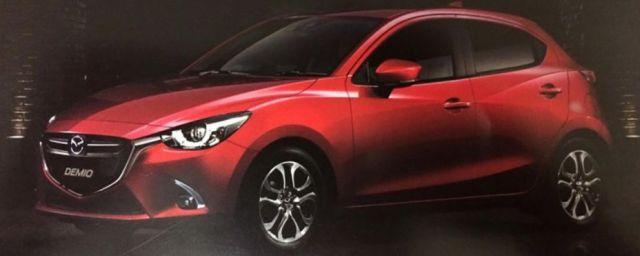 Опубликованы первые официальные фото обновленного хэтчбека Mazda2