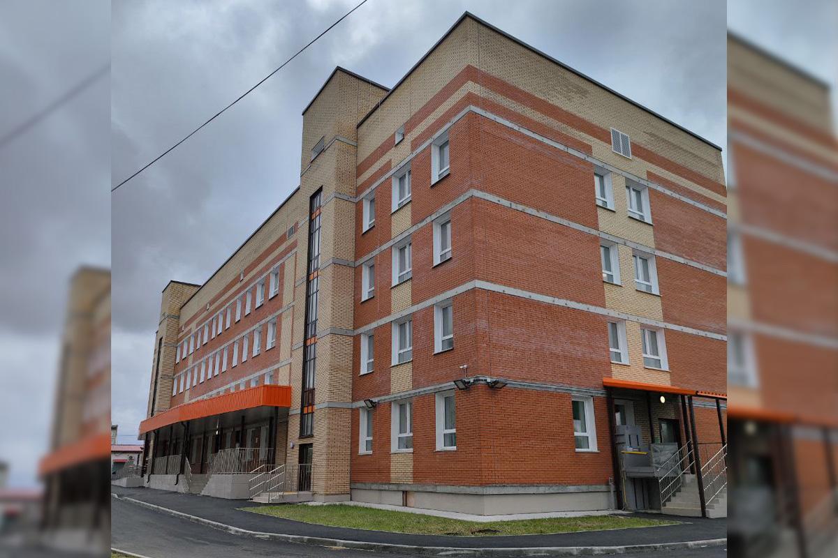 В Барабинском районе введен в эксплуатацию новый корпус современной детской поликлиники на 250 посещений в смену