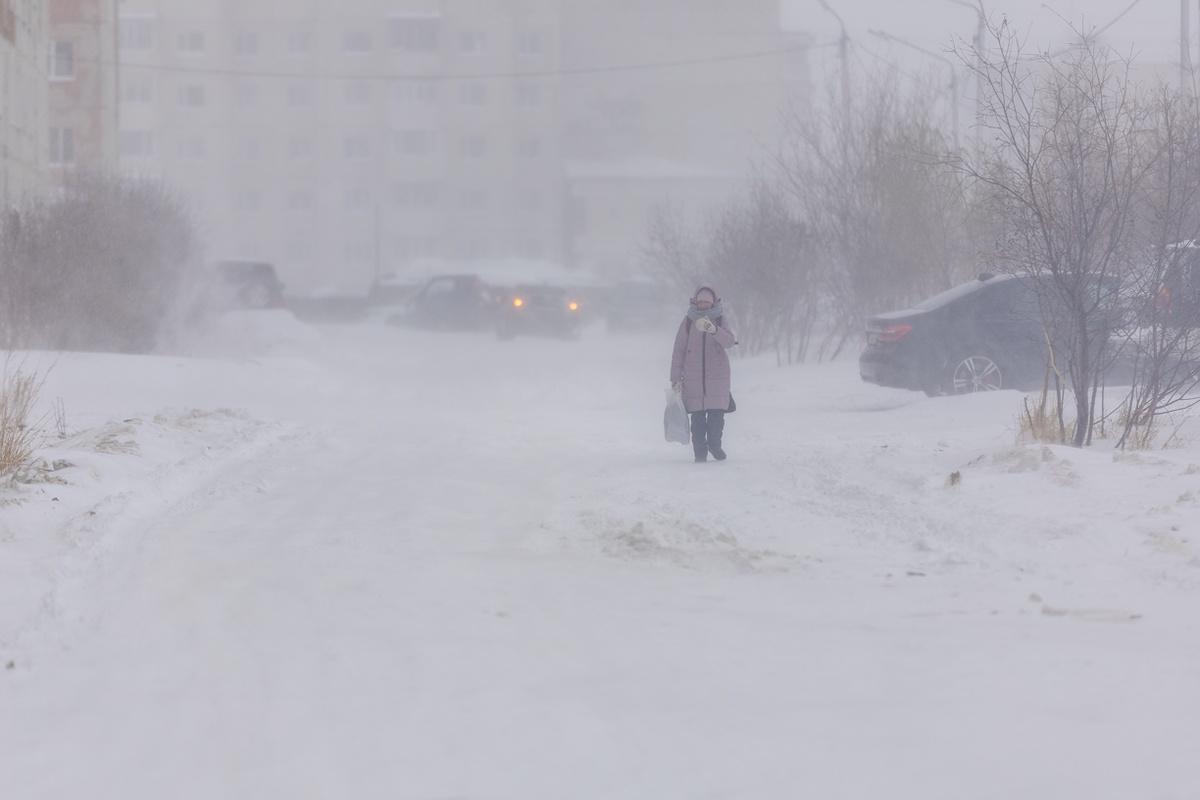 Жителям Магаданской области синоптики пообещали сильную снежную метель на 25 марта