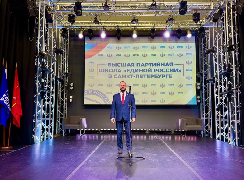 Депутат ЗСО Антон Холодов: Практика вологодской «Школы депутатов» распространяется на территории всей страны