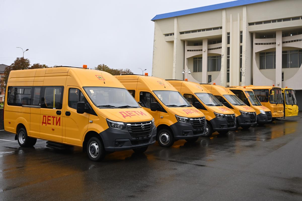 По поручению Главы Адыгеи Мурата Кумпилова: школьный автопарк республики пополнился семью новыми автобусами для перевозки детей