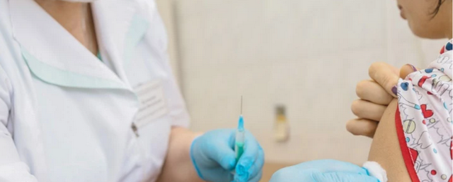 Новосибирцам напомнили о наличии вакцин от СOVID-19 во всех поликлиниках