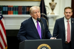 «Воняет на весь Вашингтон»: Трамп объявил ЧС из-за реки, которую местные власти травили месяц