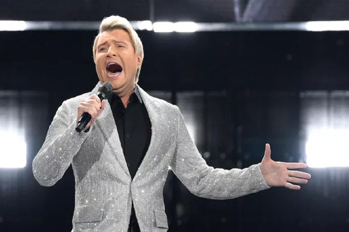 Пора закрыть рот: Басков ответил критику Соседову, выгоняющего певца со сцены