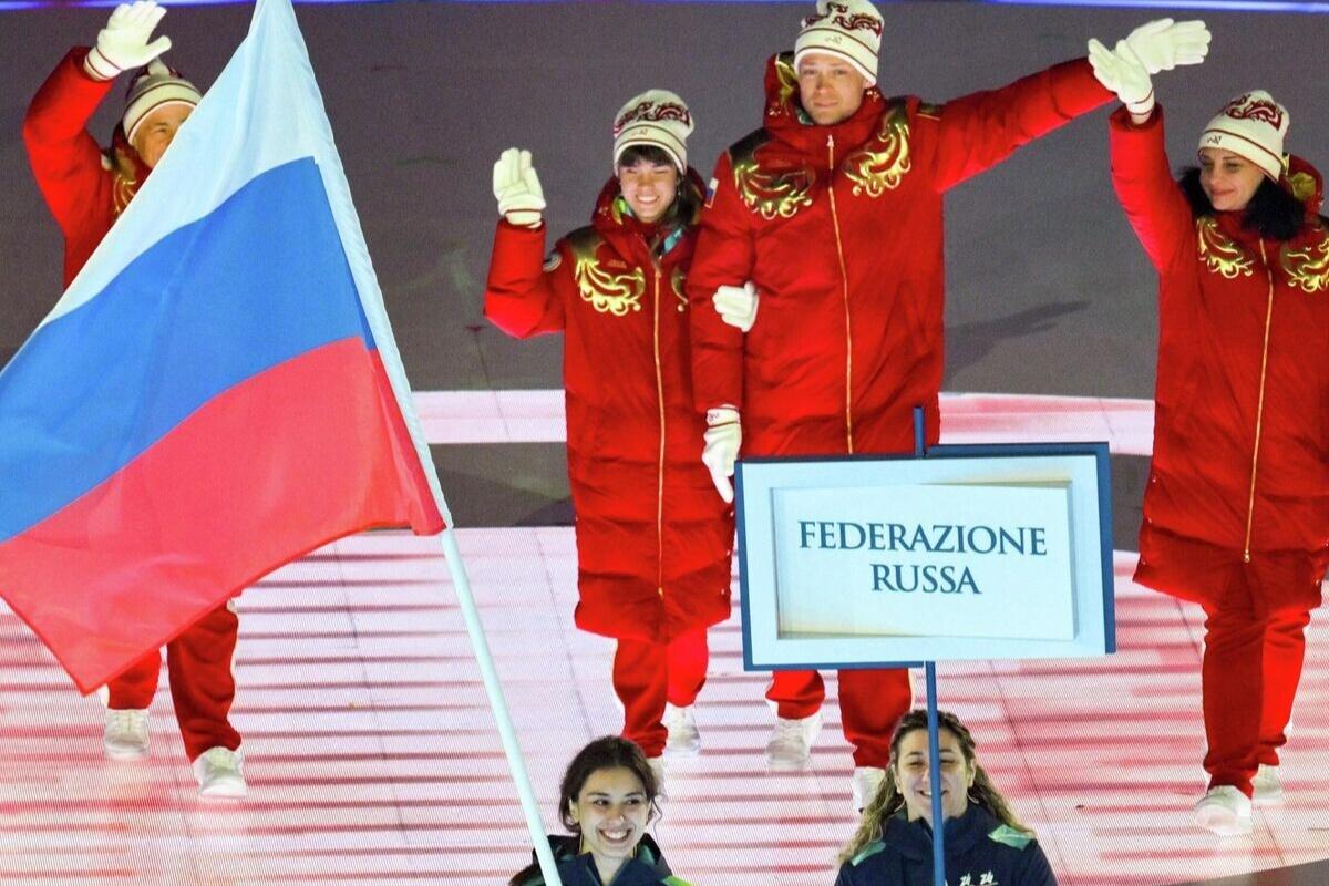 Российские параолимпийцы впервые за 12 лет вышли с национальной символикой