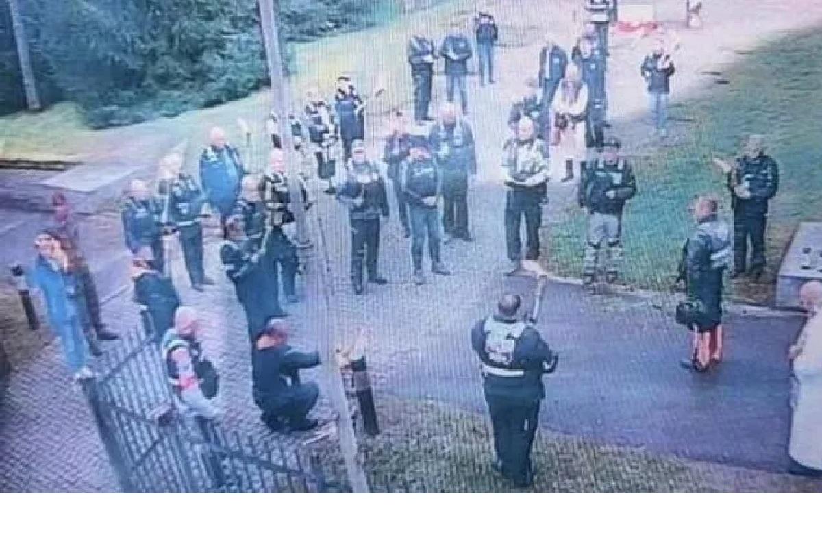 Польским байкерам запретили въезд в Россию из-за акции в мемориальном комплексе под Тверью