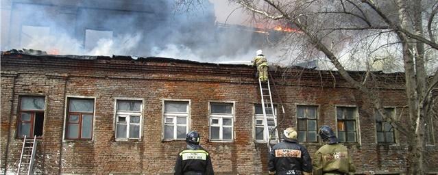 В Красноярске произошел крупный пожар в колбасном цехе