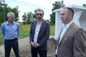 «Дорожный каркас работает, и это очень важно»: Депутаты Заксобрания Приангарья проверили качество дорог, отремонтированных по госпрограммам в Балаганском и Усть-Удинском округах