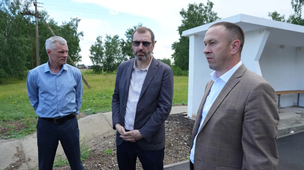 «Дорожный каркас работает, и это очень важно»: Депутаты Заксобрания Приангарья проверили качество дорог, отремонтированных по госпрограммам в Балаганском и Усть-Удинском округах