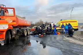 В Уфе при столкновении КамАЗа и легковушки погибли пять человек, двое госпитализированы