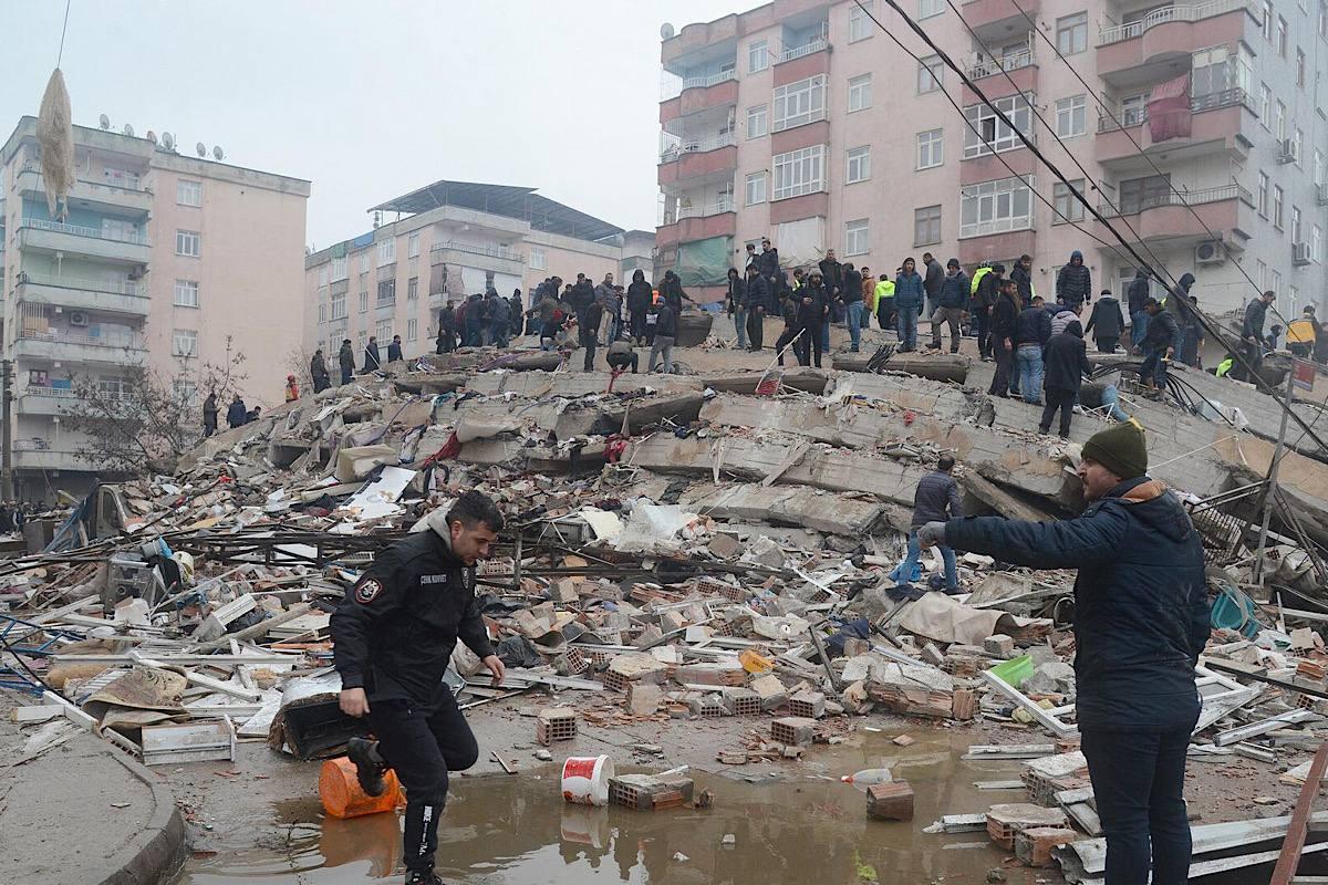 Гражданин Узбекистана умер от страха во время землетрясения в Стамбуле