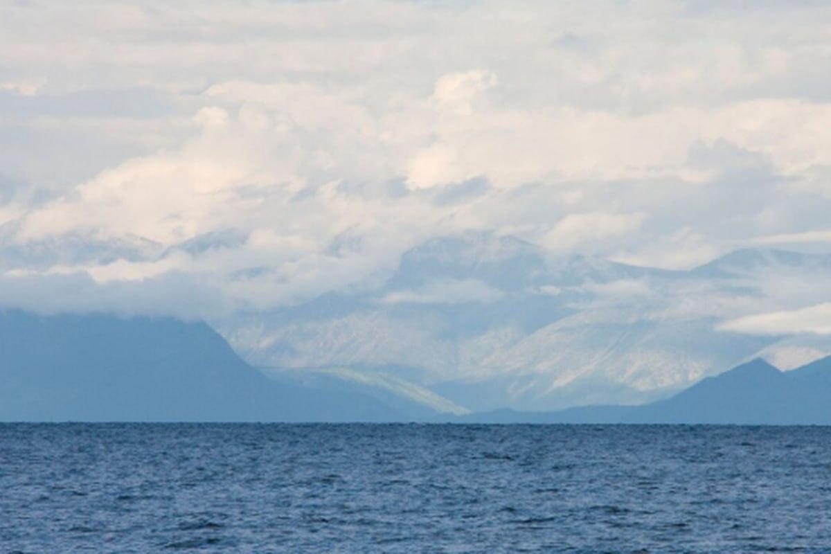 Байкал назвали российскими Мальдивами из-за прозрачной воды и золотых пляжей
