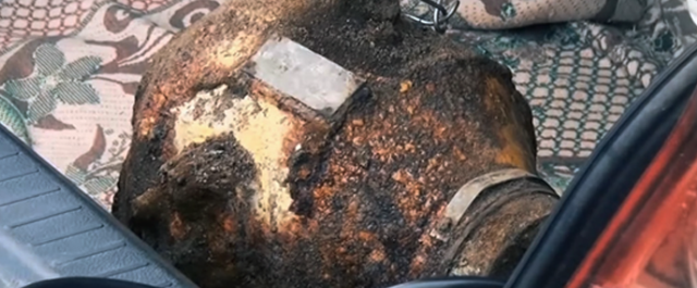 Житель Бийска нашел возле дома излучающий радиацию предмет