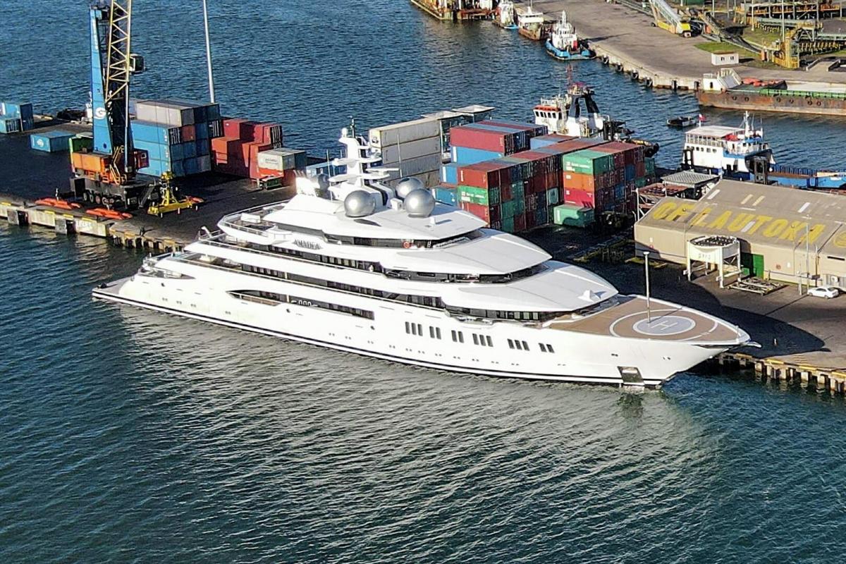 Американские власти тратят $7 млн в год на содержание конфискованной яхты Amadea