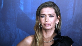 Певица Вера Брежнева нецензурно прокомментировала слухи о своей смерти