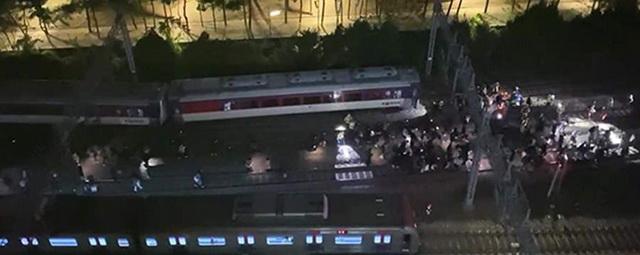 Не менее 30 человек пострадали при сходе поезда с рельсов в Сеуле