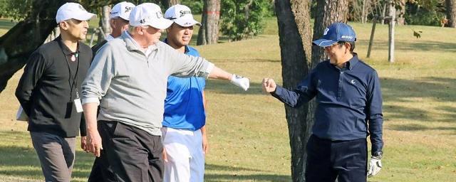 Абэ и Трамп сыграли в гольф в Мобаре