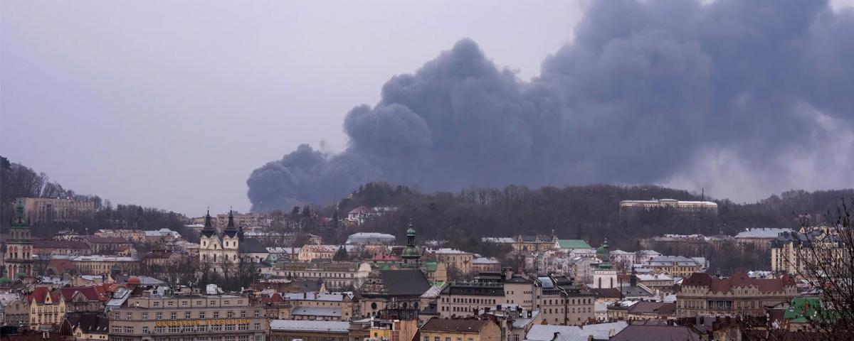 На промышленном складе во Львове произошел пожар