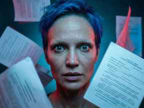 Сбрила брови от отчаяния? Что происходит с Глюкозой после ультиматума продюсера