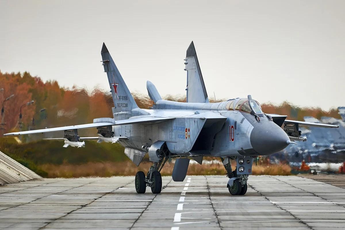 Уникальная угроза на небе Украины: Как МиГ-31БМ станет кошмаром для F-16