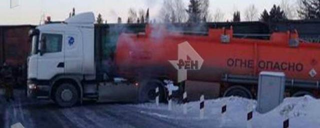 В Кузбассе столкнулись поезд и бензовоз