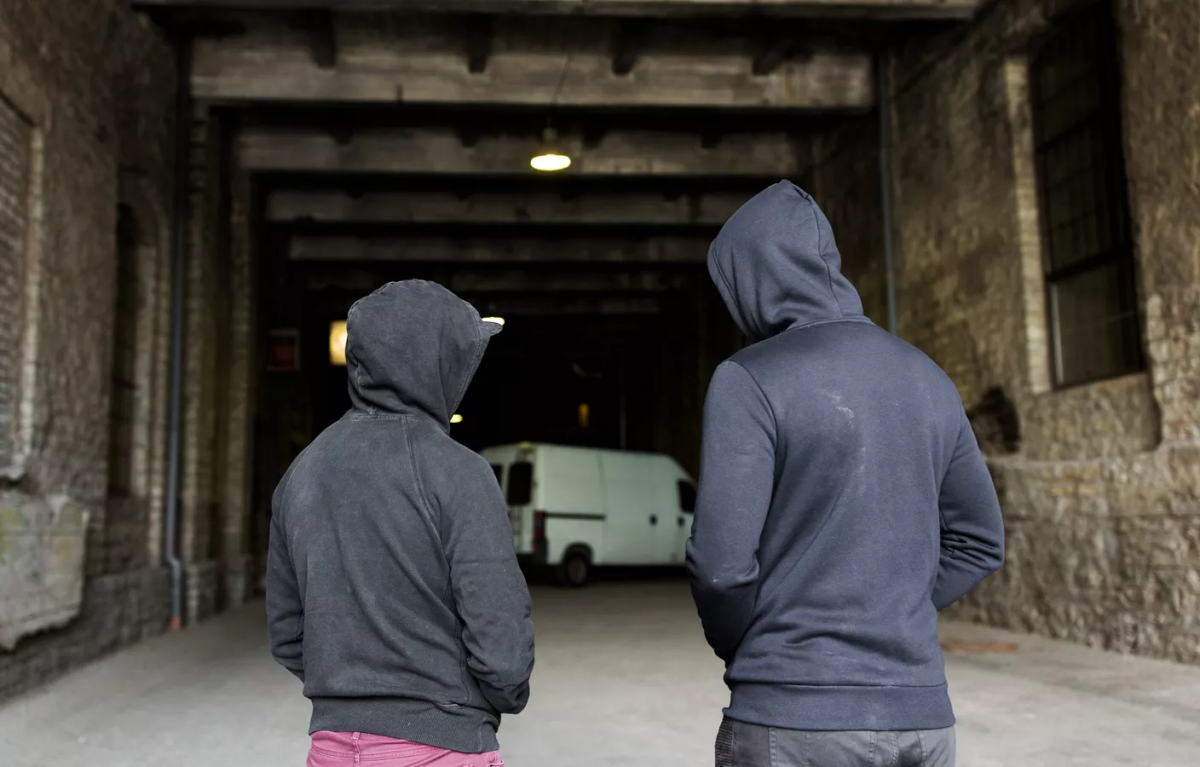 СКР завел дело на банду подростков-мигрантов в Подмосковье
