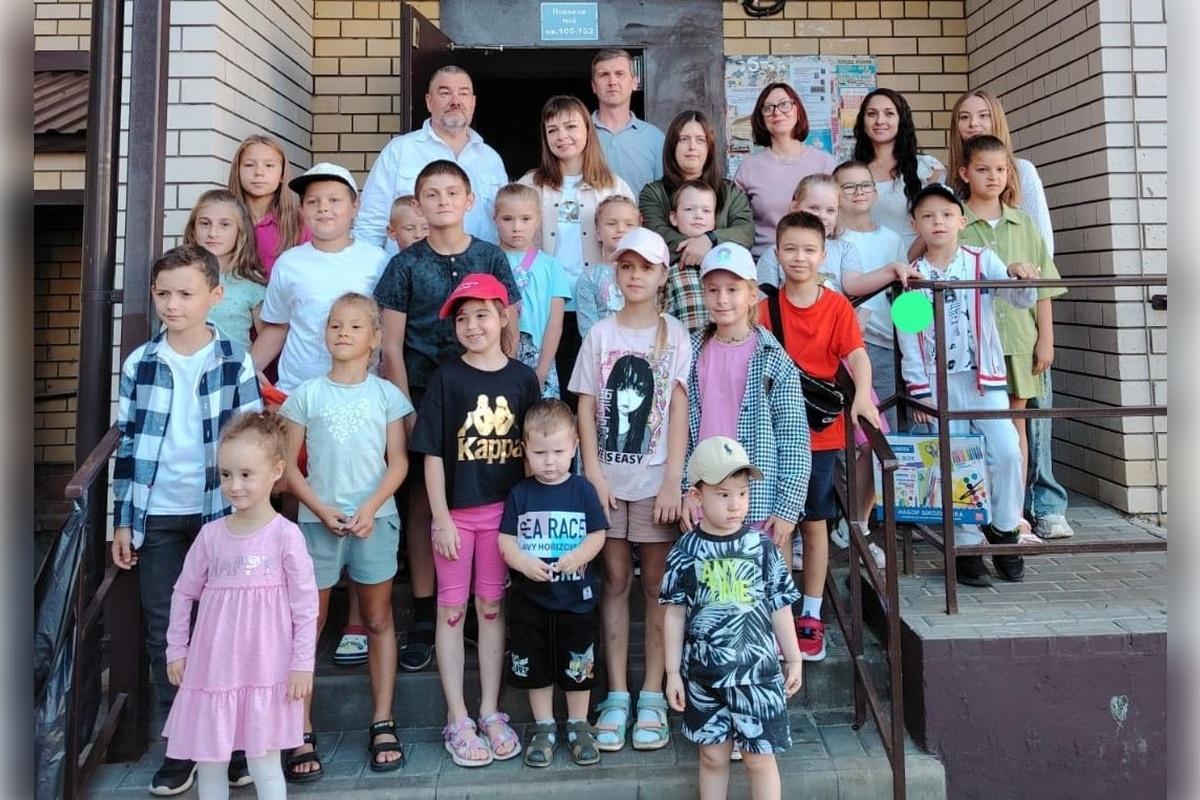 Председатель Тамбовской гордумы Елена Леонова поздравила школьников с Днем знаний