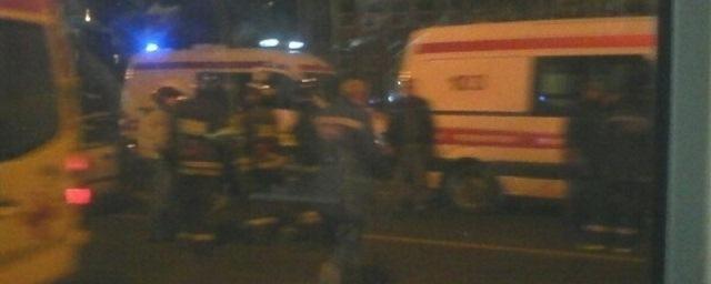 В Москве на Садовом кольце внедорожник сбил двух пешеходов на тротуаре