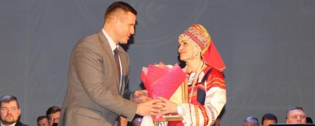 Евгений Аксаков поздравил работников ДК Егорьевска с юбилеем
