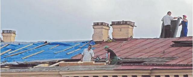 ФКР не успевает в срок починить крышу объекта культурного наследия на Васильевском острове