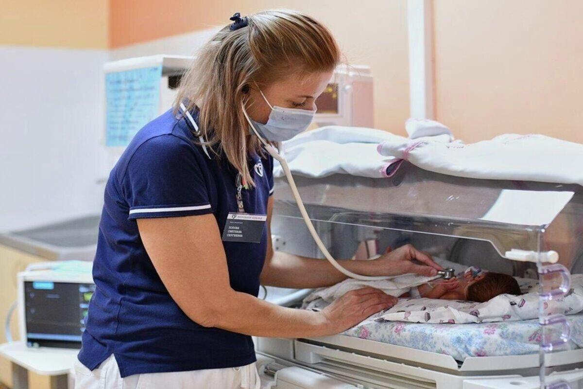Московские врачи 20 дней боролись за жизнь тройняшек, родившихся раньше срока